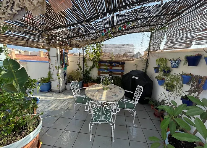 Charming With Private Terrace,heart Of Lejlighed *